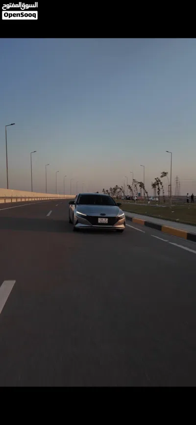 Hyundai Elantra SEL 3