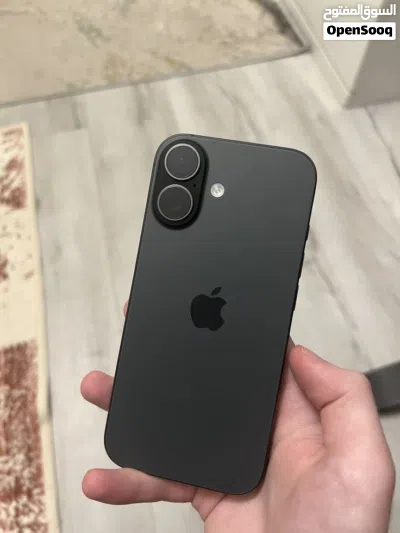 للبيع iPhone 16 حالة ممتاز – أسود 2