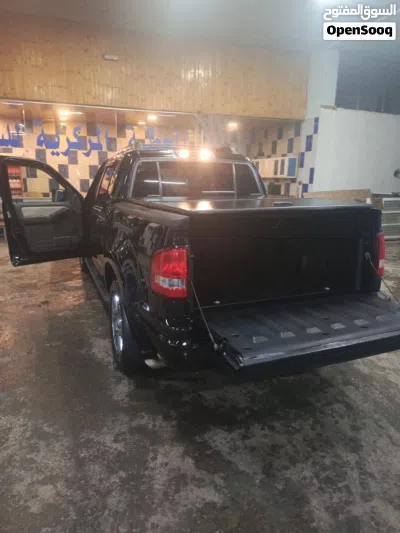 Ford Explorer Limited 4