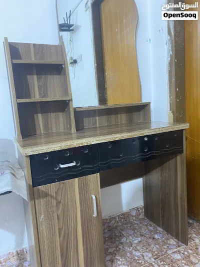 ميز مرايه حجم وسط 2