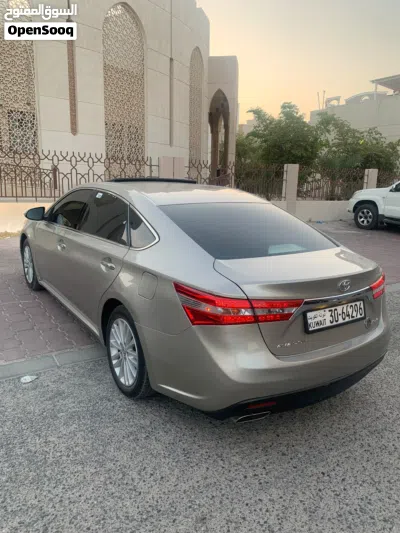 Toyota Avalon XLE 3