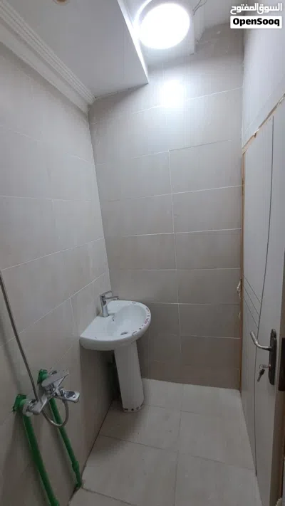غرفة للايجار الخوض السادسه A room for rent in al khoud 6 4
