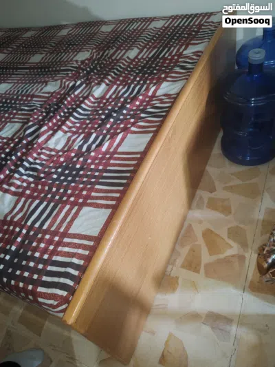 تخت وكالة. 4