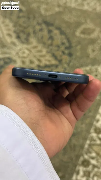17 Pro Max 256GB شبه جديد 3