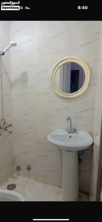 استديو للإيجار حولي شارع شرحبيل عند دوار السفريات عماره كنافه علبال مقابل بن السلطان 4