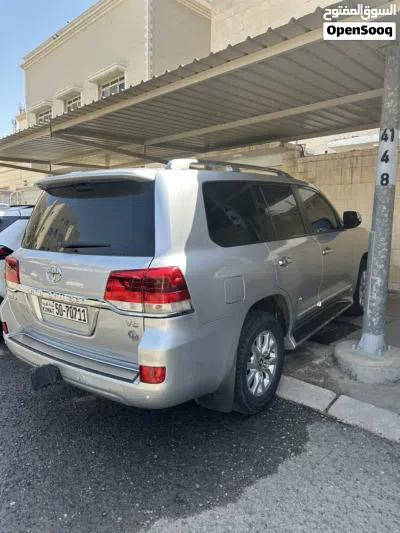 Toyota Land Cruiser GXR 3