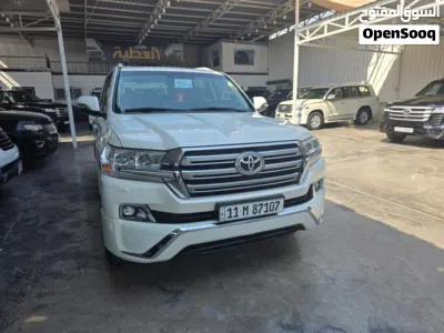 Toyota Land Cruiser GXR 3