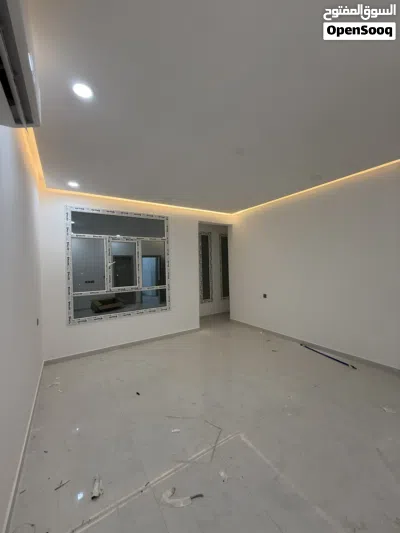 للبيع فيلا في المعبيله على الشارع الاول Villa for sale in Al Maabilah on the main street 4