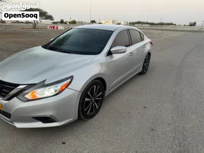 Nissan Altima SV 2