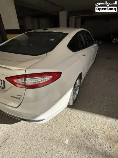 Ford Fusion SE 4