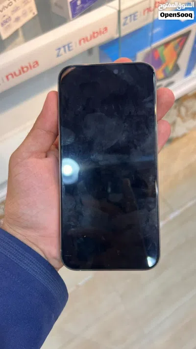 iPhone 15 Pro Max 4