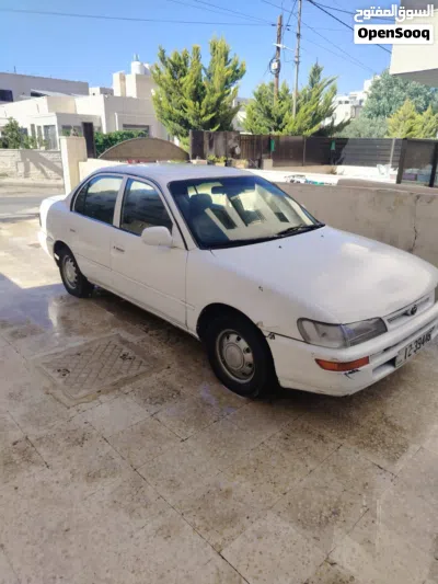 Toyota Corolla LE 4