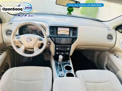 Nissan Pathfinder Standard 4