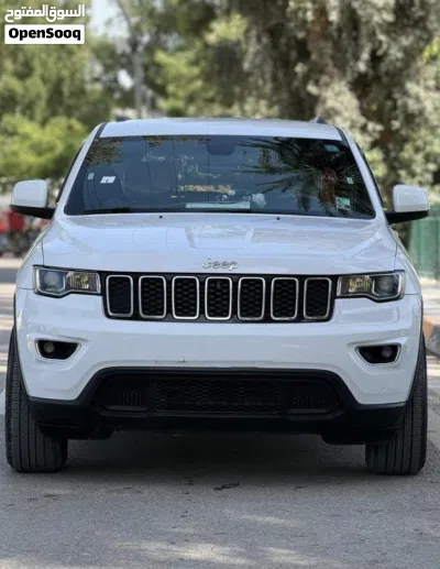 Jeep Grand Cherokee Standard 3