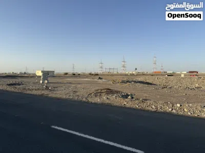 للبيع أرض سكنية في الخوض المرحلة الخامسة بالقرب من الشارع السريع كورنر 4