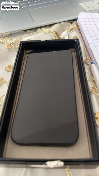 iPhone 17 256GB حالة ممتازة جداً بطارية 94% 2