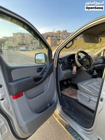 Hyundai H1 GLS Plus 2