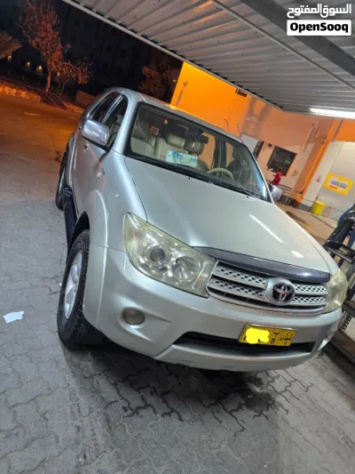 Toyota Fortuner SR5 2