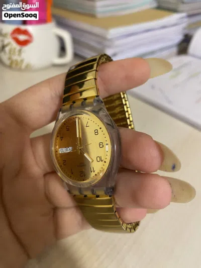 ساعه سواتش جديده و نضيفه لا يوجد فيها خدش وكاله أنا شاريتها 100 بدي أبيعها ب 80 3