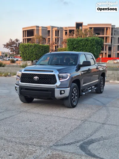 Toyota Tundra SR5 4