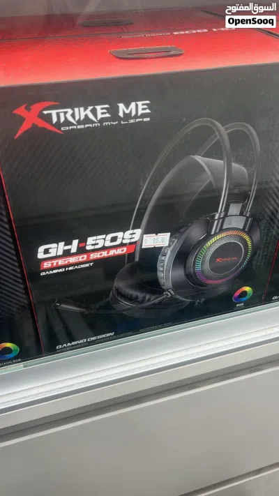 PC افضل نوعية للألعاب واذا حاب تبث يبث بكل اريحيه ونظام شاشتين اي تلعب ع شاشه وثانيه تبث 4