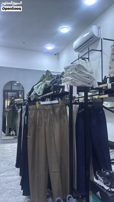 محل ملابس للبيع سعر جدا مناسب 2