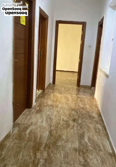 الوسيط لدينا شقه طابق الاول وسط البلاد الظهره نظيفه العمولة الوسيط ودفع الايجار مقدم شهرين اقرتحت 2