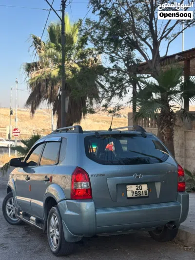 Hyundai Tucson GL 2