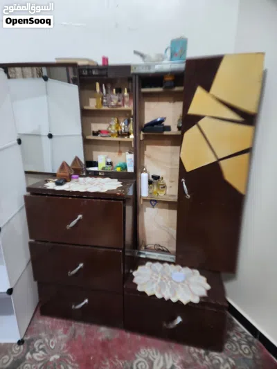 غرفه نوم من سرير ودولاب وتسريحه وكمدونتين غرفه خشب ماليزي سمك12 عمل نظيف وكاله ، 3