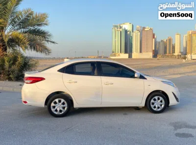 Toyota Yaris SE 2