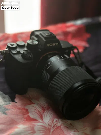Sony A7 IV + Sigma 35mm F1.4 Art + Accessories Bundle Like New 10K Shutter 2