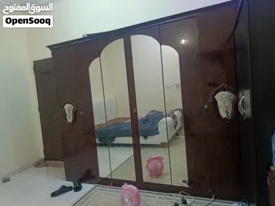 wardrobe good condition 2