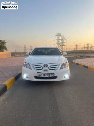 Toyota Camry GLE 3