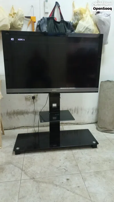 شاشتين سوني 52 انش و اوركا 40 انش 3