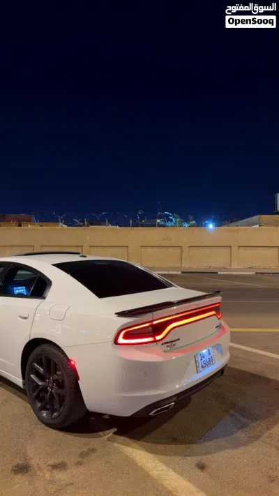 Dodge Charger SXT Plus 2
