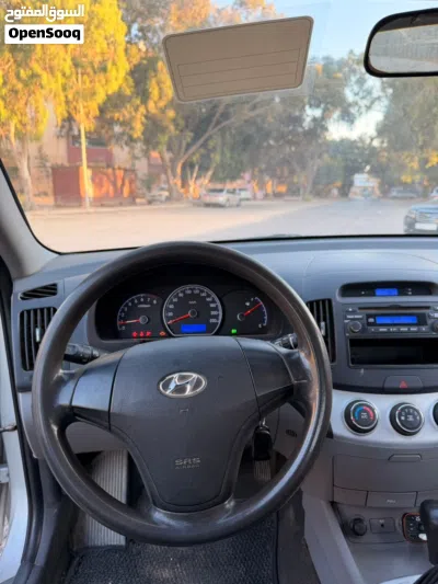 Hyundai Avante Standard 4