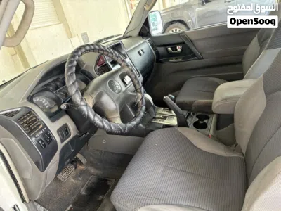 Mitsubishi Pajero Standard 4