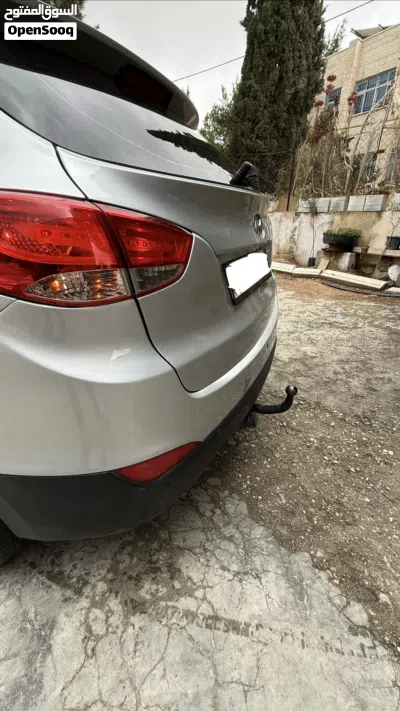 Hyundai Tucson GL Plus 4
