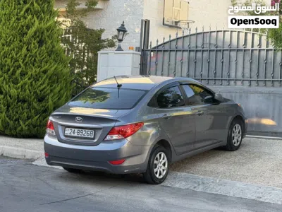 Hyundai Accent Standard 3