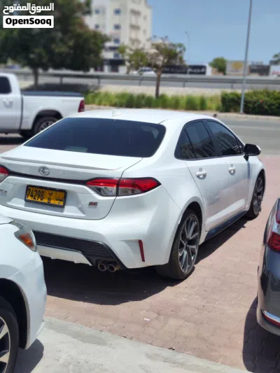 Toyota Corolla SE 2