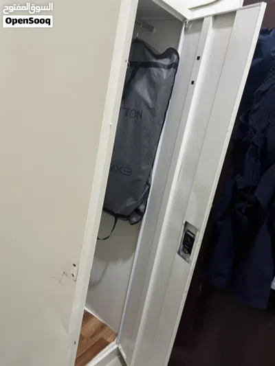 دولاب مستعمل حاله جيده لا يوجد توصيل Used wardrobe in good condition. No delivery available. 3