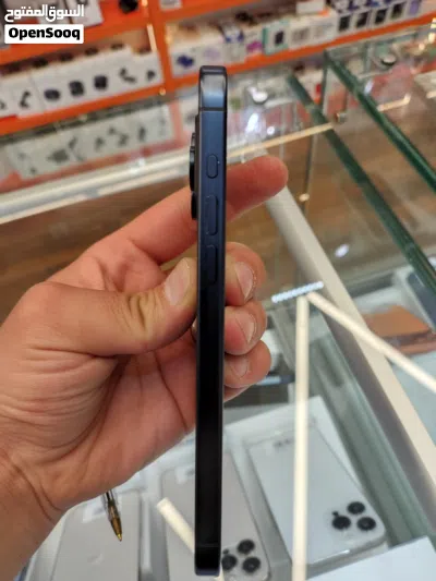 iPhone 15 pro max تخزين 256g لون ازرق بطارية 90% خالي من الخدوش بحالة الوكالة 3