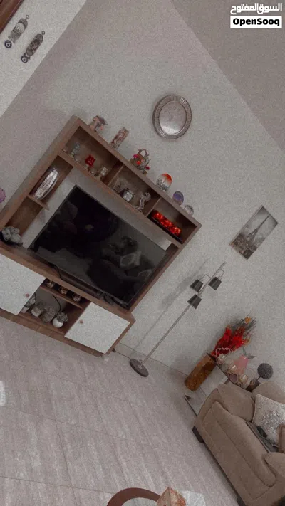 Tv shelf/tv rack 2