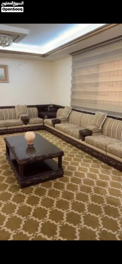 يوجد كنب بحاله الجديد سبب البيع للحاجه 2