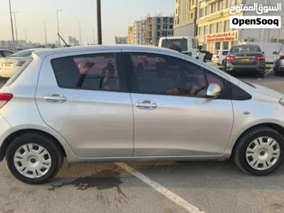 Toyota Yaris Basic 2