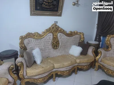 صالون مدهب خشب زان مكون من كنبه واربع كراسي 3