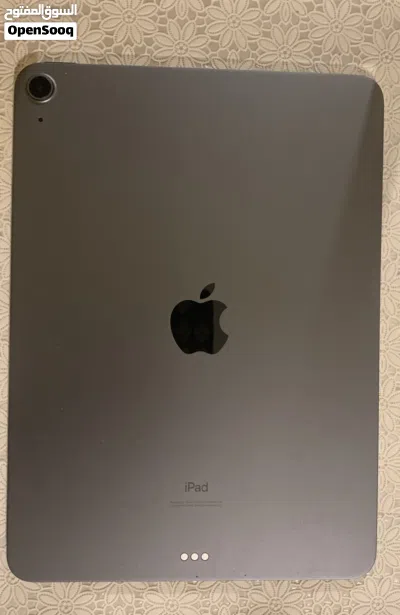 iPad air 4th generation بحالة ممتازة 3