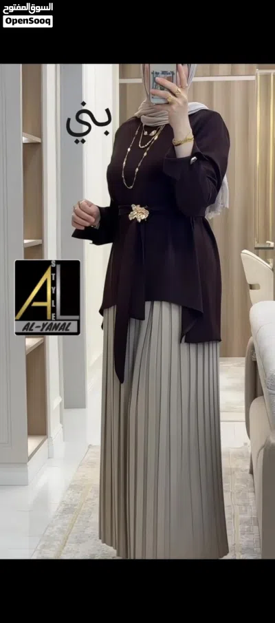 أهلا وسهلا طقم أنيق بقصة مميزة وتنسيق راقٍ، يعطيك إطلالة مرتبة وجذابة بكل مناسبة تنوره كسرات 2
