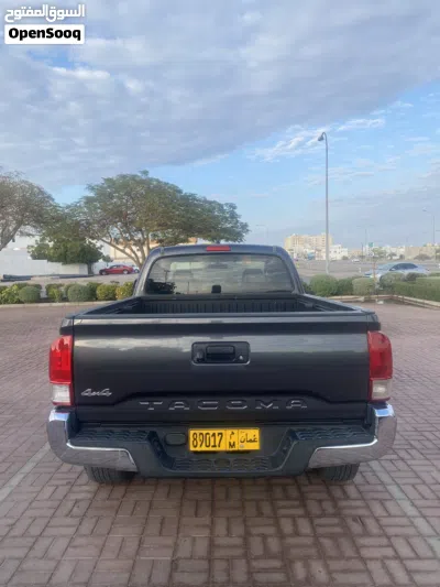 Toyota Tacoma SR5 4