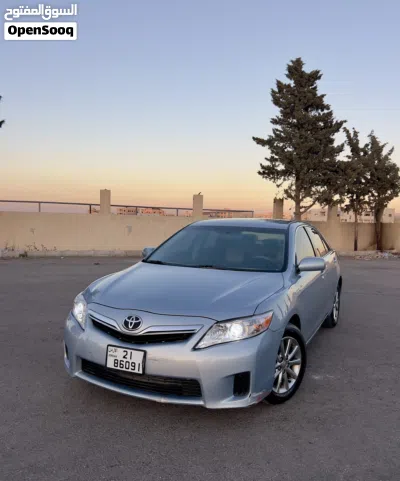 Toyota Camry LE 4